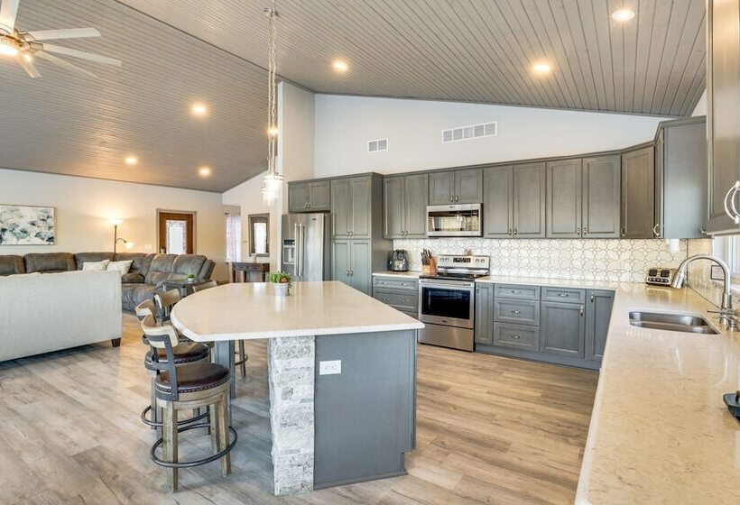 Waterfront Lake Of The Ozarks Home W/ Private Dock