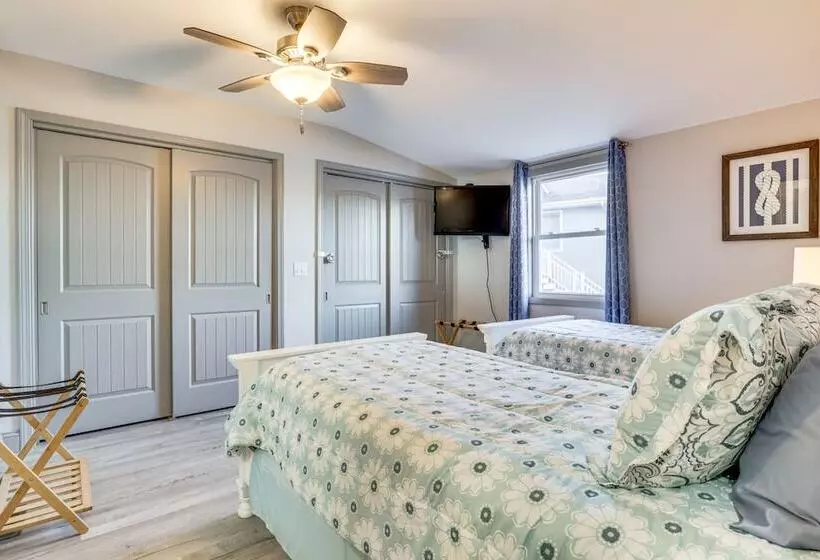 Waterfront Lake Of The Ozarks Home W/ Private Dock