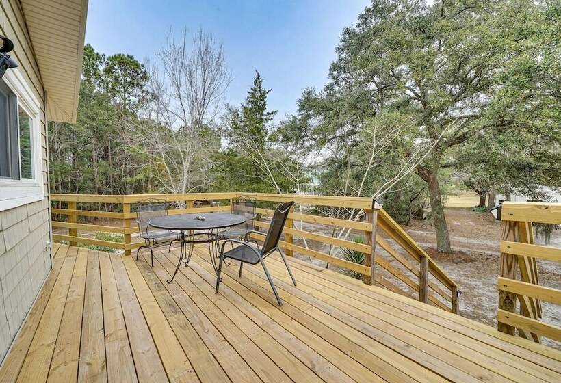 Wilmington Getaway Near Carolina Beach Boardwalk!