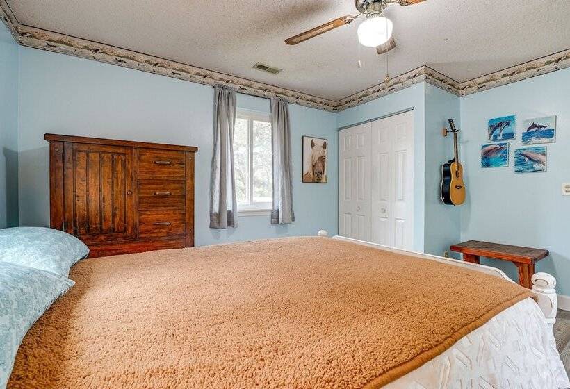 Wilmington Getaway Near Carolina Beach Boardwalk!