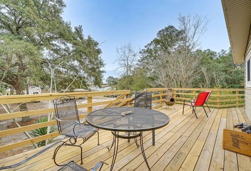 Wilmington Getaway Near Carolina Beach Boardwalk!