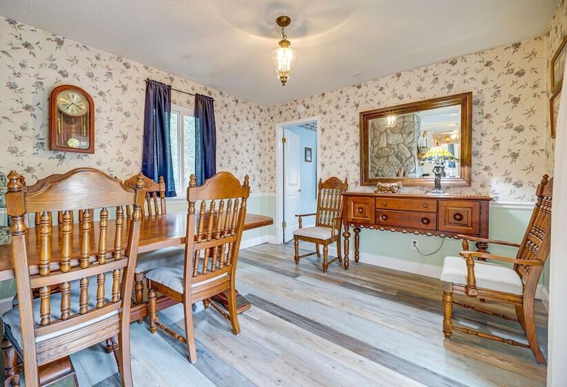 Wilmington Getaway Near Carolina Beach Boardwalk!