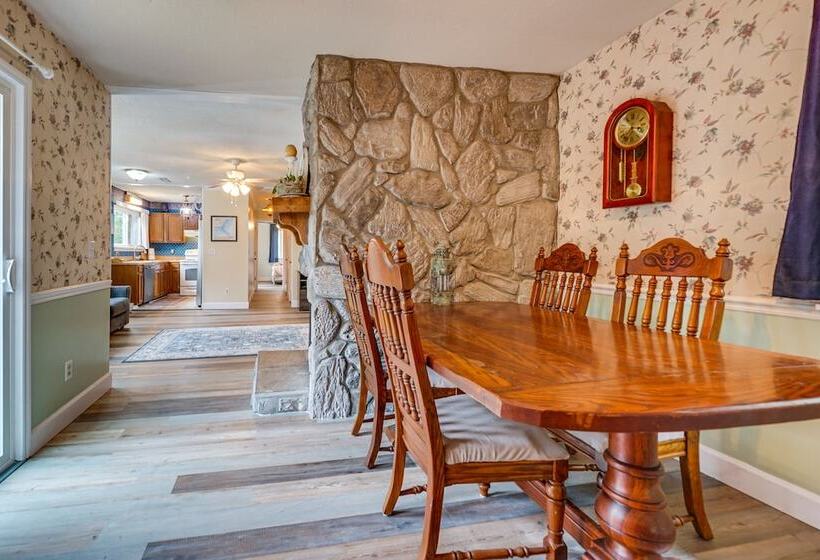 Wilmington Getaway Near Carolina Beach Boardwalk!