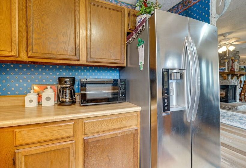 Wilmington Getaway Near Carolina Beach Boardwalk!