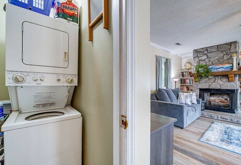 Wilmington Getaway Near Carolina Beach Boardwalk!