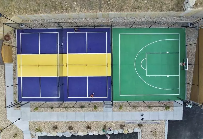 A Birds Eye Bridge View   5 Bdr W/ Private Hot Tub