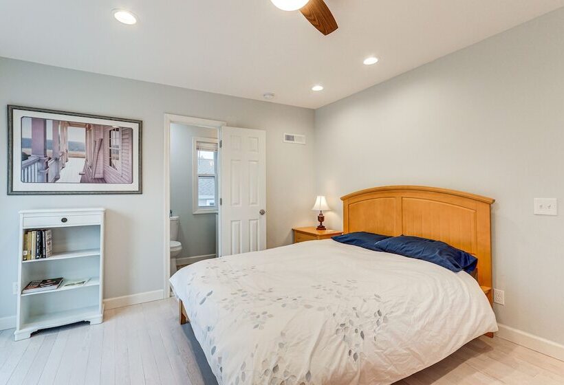 Bright Milford Beach House W/ Outdoor Shower