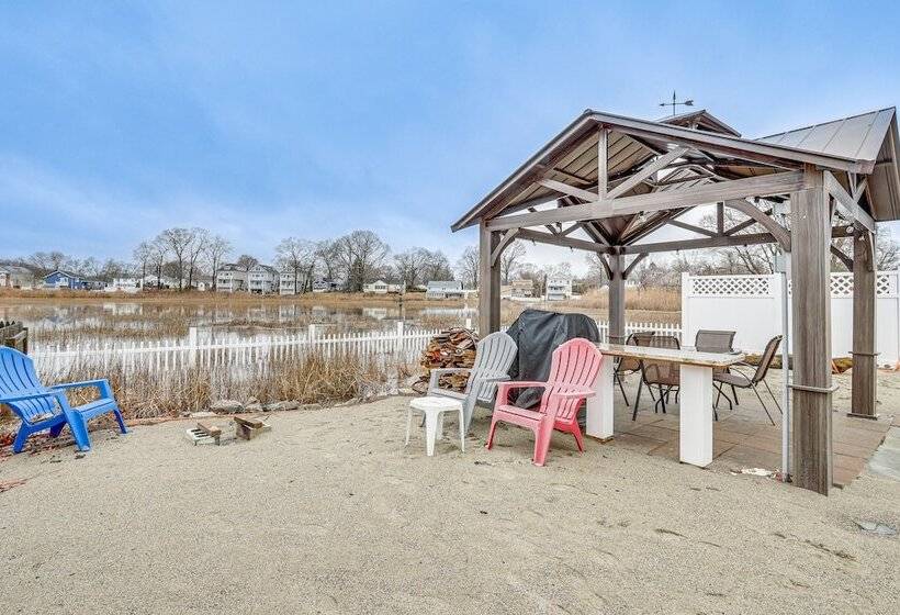 Bright Milford Beach House W/ Outdoor Shower