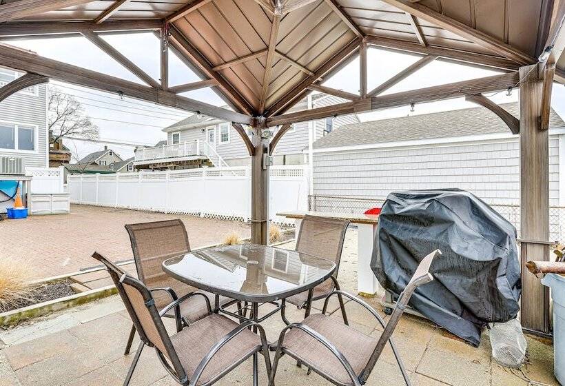 Bright Milford Beach House W/ Outdoor Shower