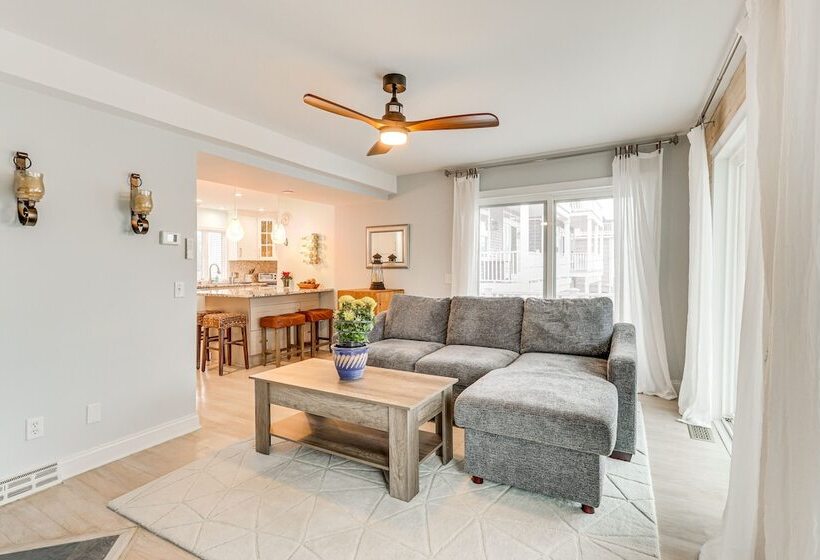 Bright Milford Beach House W/ Outdoor Shower