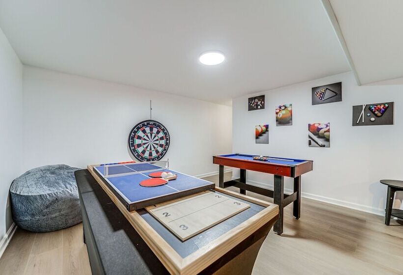 Cozy Log Cabin In Canton: Close To Hikes!