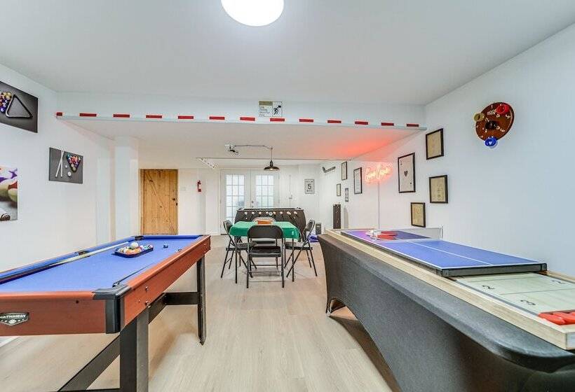 Cozy Log Cabin In Canton: Close To Hikes!