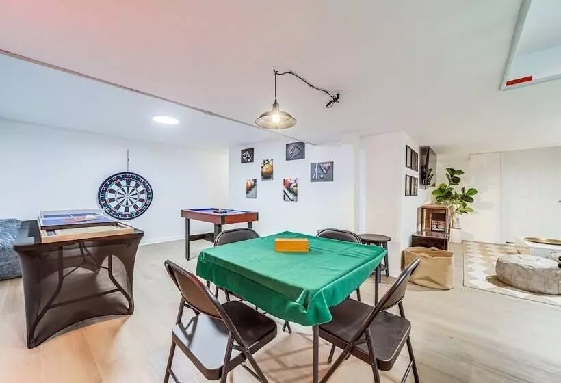 Cozy Log Cabin In Canton: Close To Hikes!