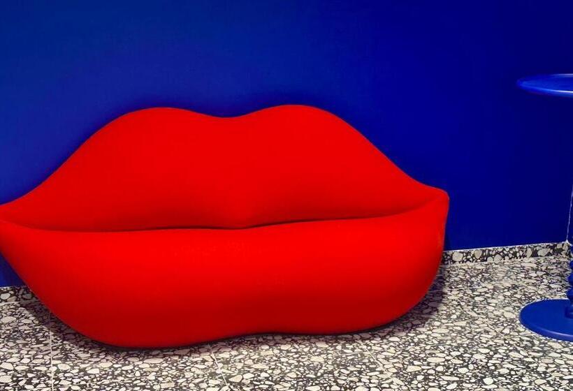 هتل Dali Hôtel Montauban