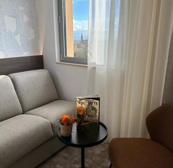 ホテル Dali Hôtel Montauban