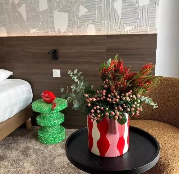 ホテル Dali Hôtel Montauban