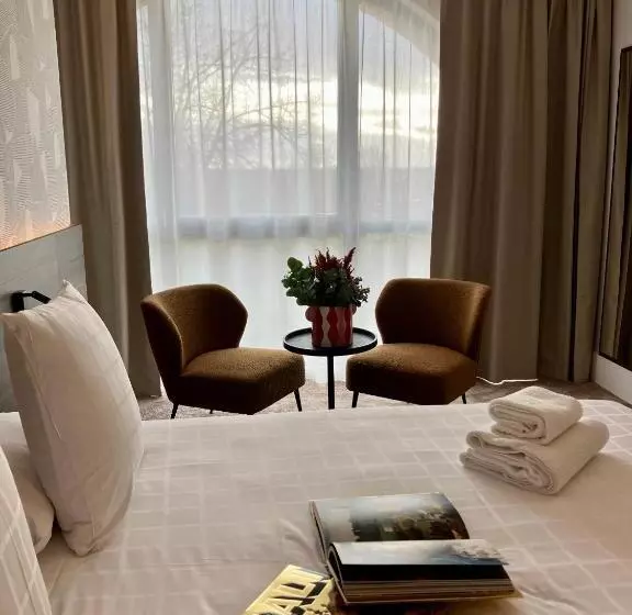 ホテル Dali Hôtel Montauban