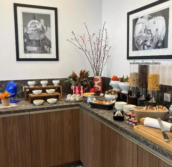 ホテル Dali Hôtel Montauban