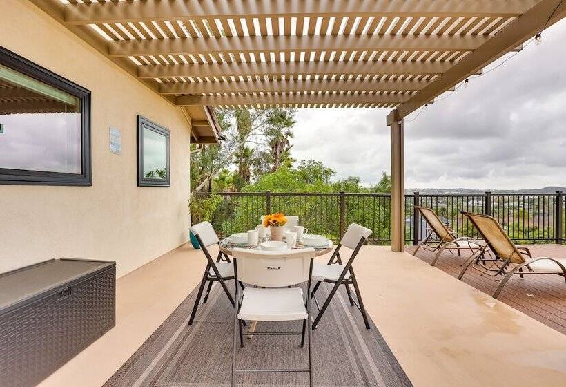 Idyllic Vista Guest House W/ Deck & Stunning Views
