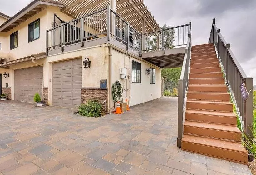 Idyllic Vista Guest House W/ Deck & Stunning Views