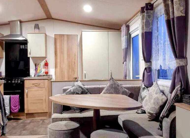 Inviting Beautiful 3 Bed Caravan In Ingoldmells