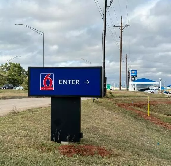 Motel 6 Chickasha, Ok