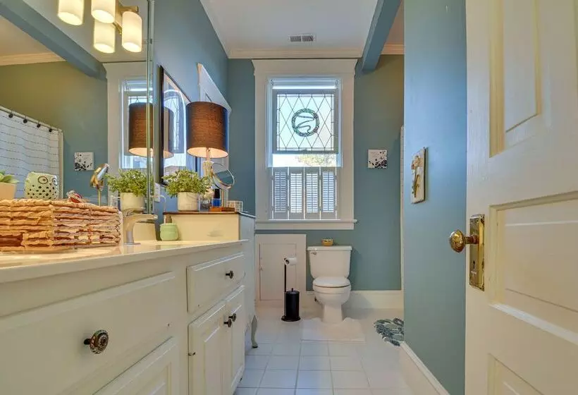 Opulent Home In Spring Hope W/ Pool & Hot Tub!