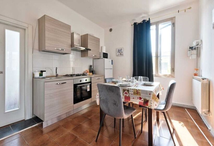 پانسیون Venice Vacation Apartment