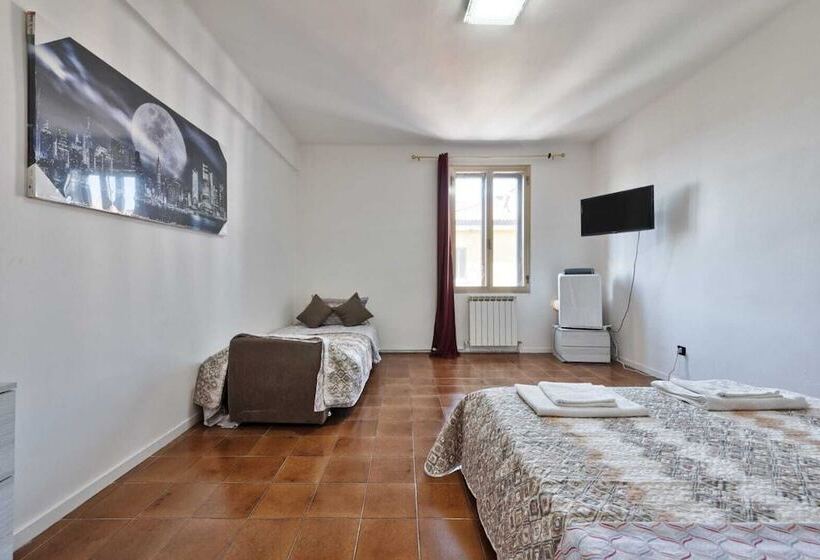 پانسیون Venice Vacation Apartment