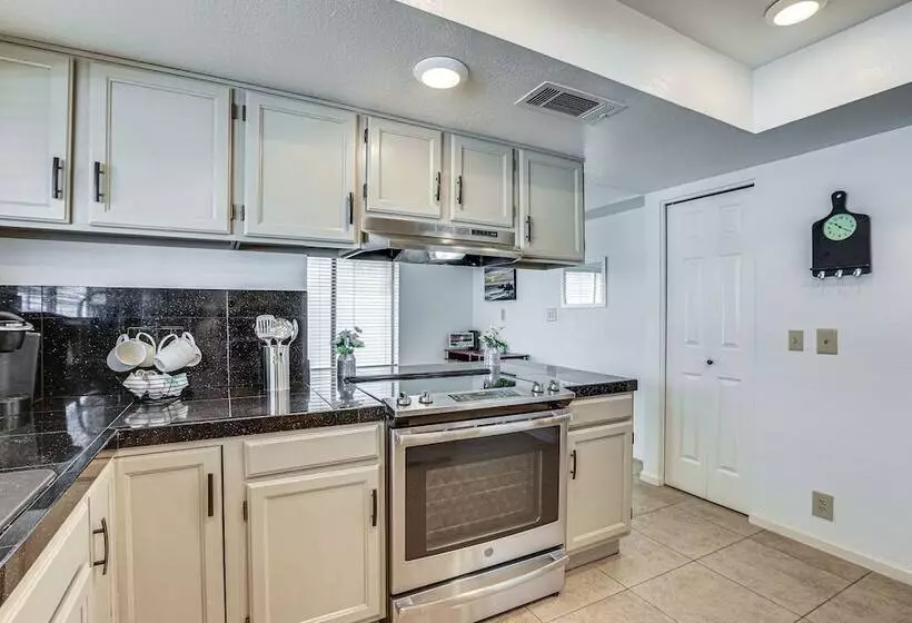 Peoria Home ~ 8 Mi To State Farm Stadium!