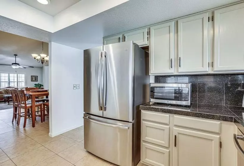 Peoria Home ~ 8 Mi To State Farm Stadium!