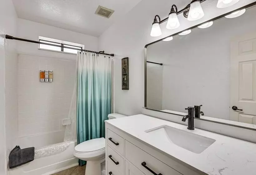 Peoria Home ~ 8 Mi To State Farm Stadium!