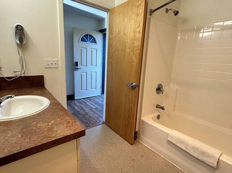 Quileute Oceanside Resort