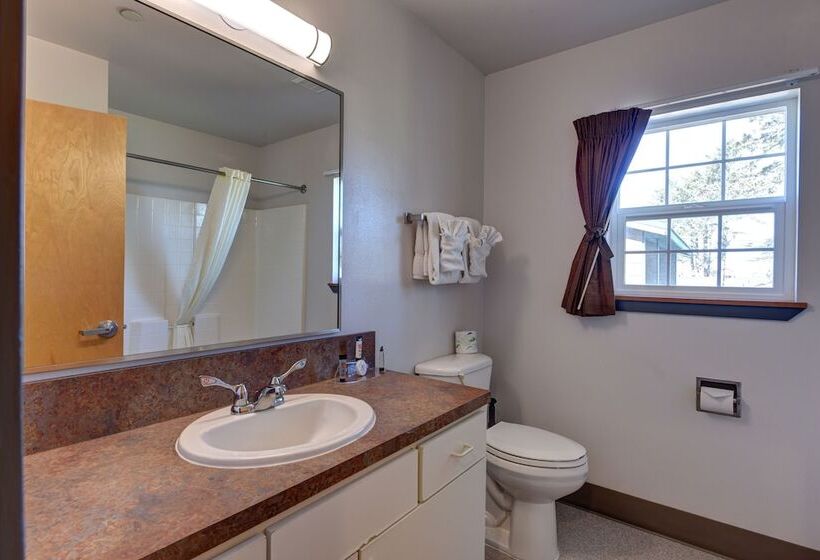 Quileute Oceanside Resort