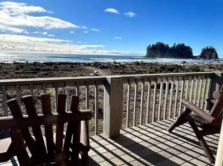 Quileute Oceanside Resort