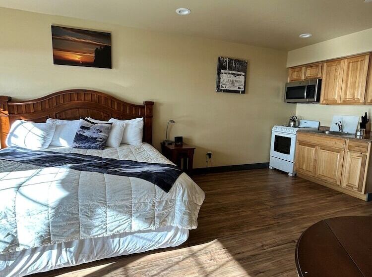 Quileute Oceanside Resort