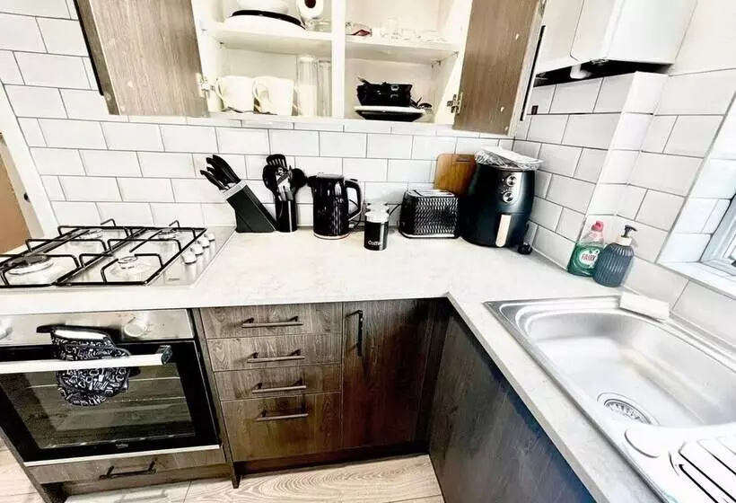 レジデンス Beautiful 2 Bed House In Watford