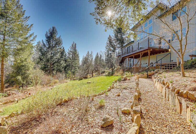Spacious Colfax Cabin Near Rollins Lake