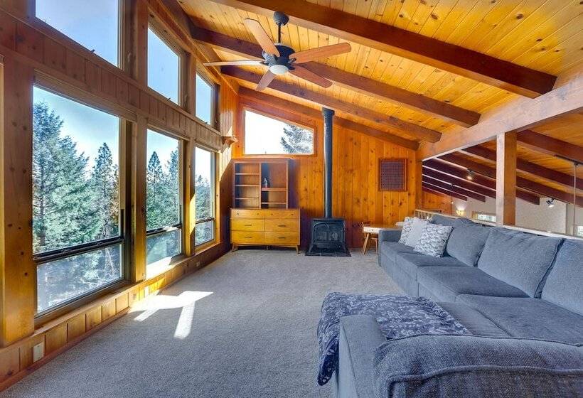 Spacious Colfax Cabin Near Rollins Lake