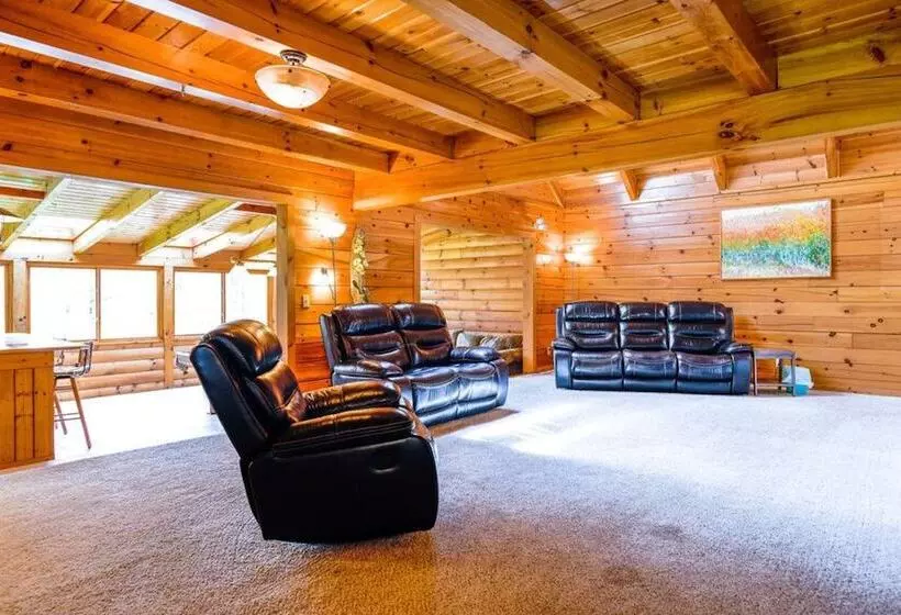 Twin Creeks Lodge By Avantstay 33 Acre Retreat