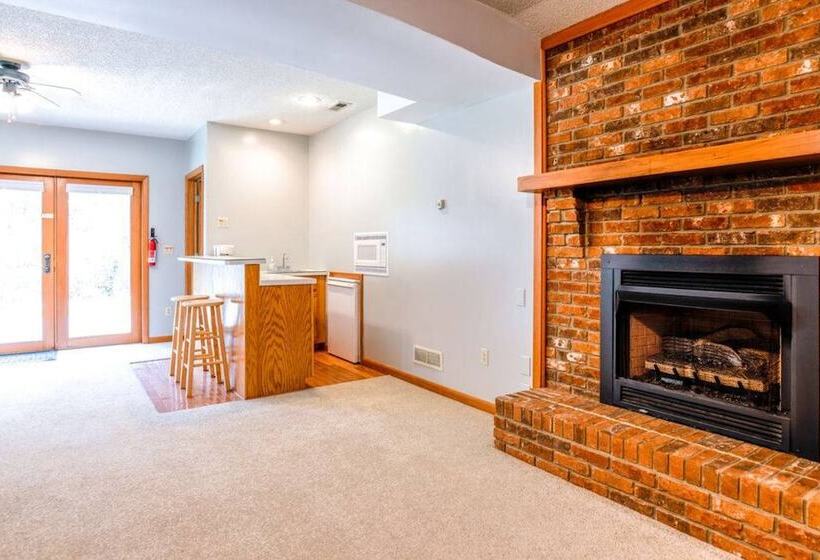 Twin Creeks Lodge By Avantstay 33 Acre Retreat