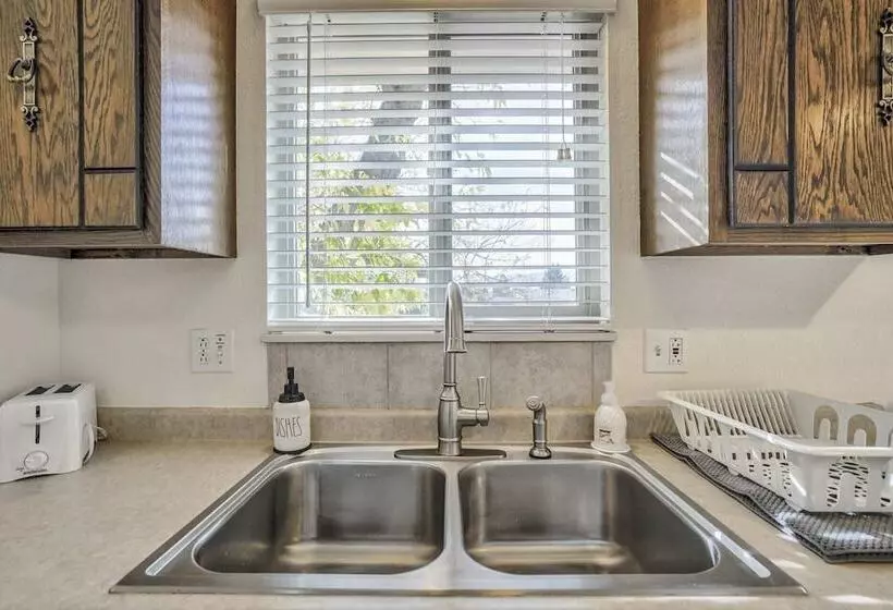 4br Central Location & Near Parks!