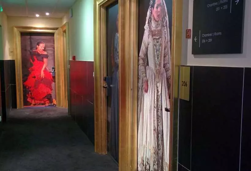 ホテル Hôtel Arène