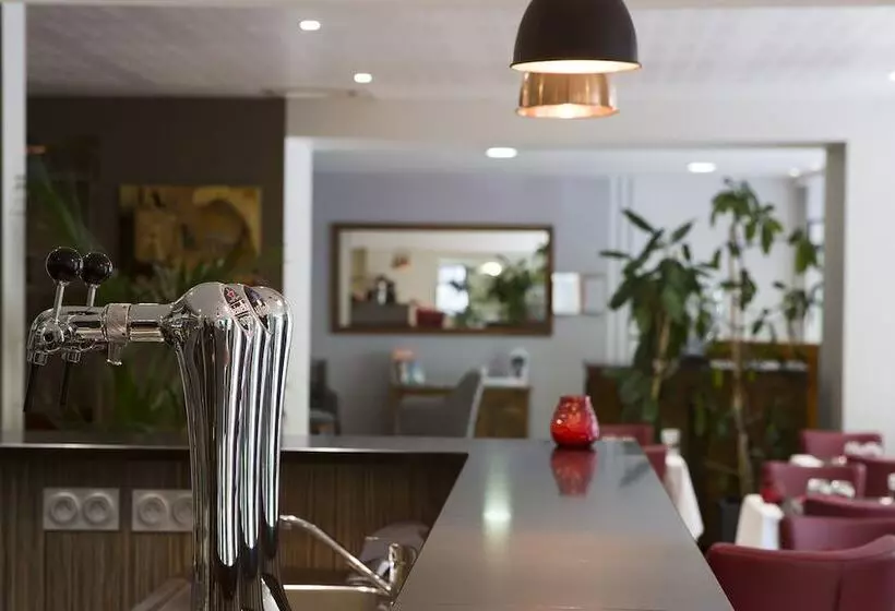 ホテル Hôtel Arène