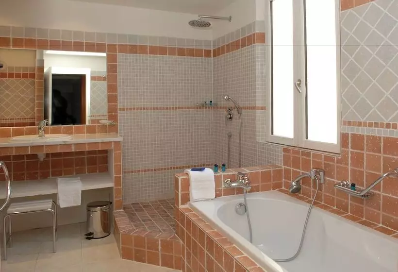 ホテル Hôtel Arène