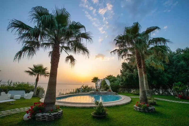 Caposperone Resort