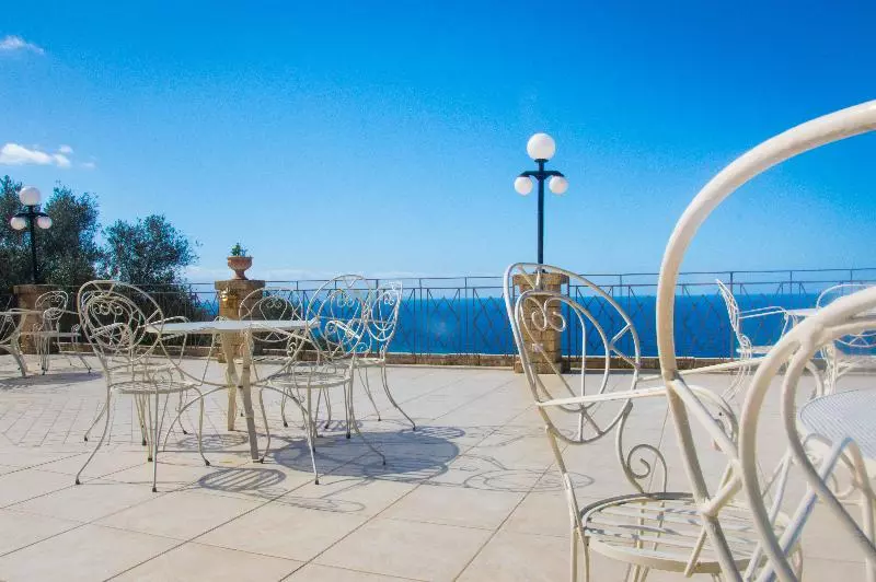 Caposperone Resort