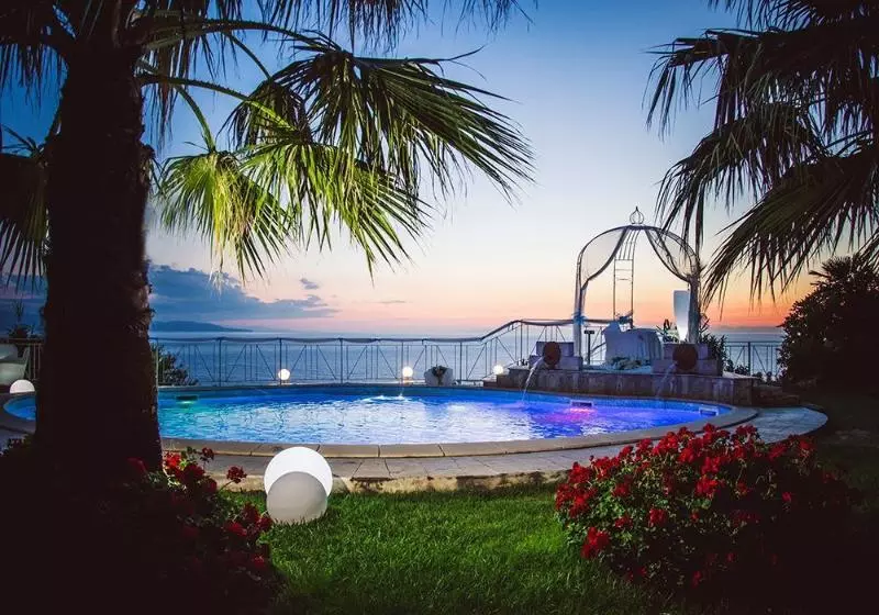Caposperone Resort