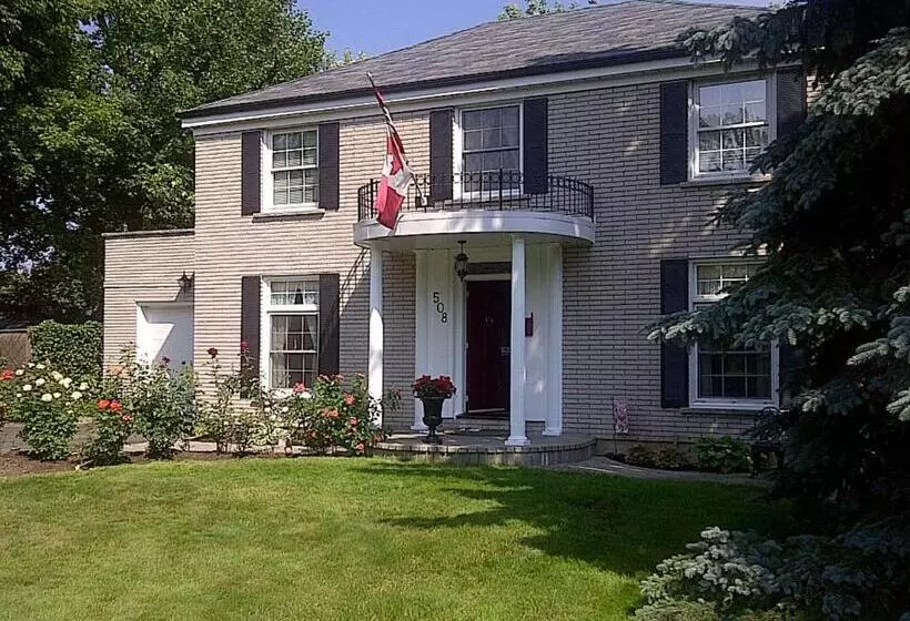 Hotelli Abacot Hall Bed & Breakfast