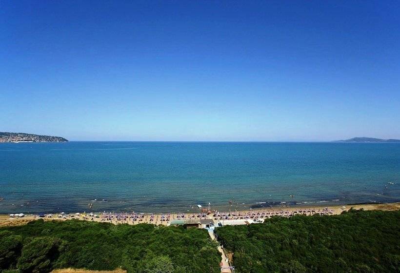 בית מלון כפרי Airone Residenza Turistico Alberghiera